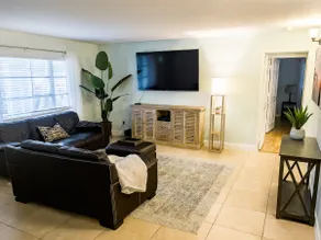 Skyline Breeze: Heated Pool & Game Room in Jensen - Image 4