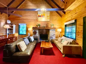 Holly Lodge - Image 2