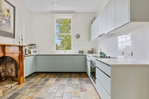 Stylish Cottage in the heart of town - Image 4