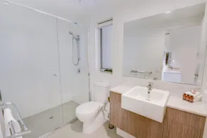 Studio | 100m to Hospital WiFi Parking | Long Stay - Image 2