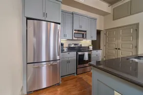 The ”Hannah Grace” Restored Historic Downtown Apt - Image 5