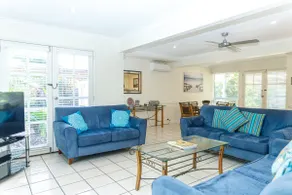 Sandy Beach 19, a 3 bed pool view Noosaville villa - Image 3