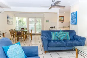 Sandy Beach 19, a 3 bed pool view Noosaville villa - Image 2
