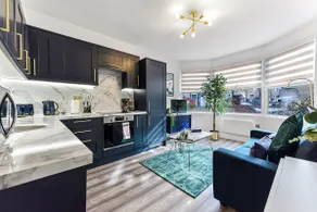 Stylish and Family Friendly 3 Bedroom Apartment - Image 2