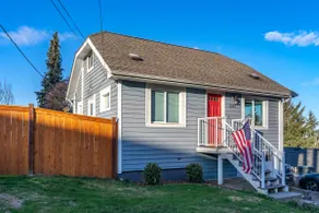 River's Bend Cottage-Scenic River & Mountain Views - Image 2