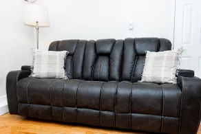 Peaceful Guest House | Hot Tub | 20 Min to Boston - Image 4