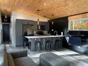 Tiny Luxury Cottage with Hot Tub - Image 3