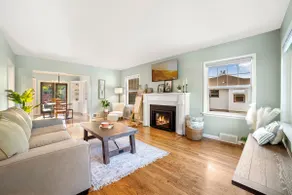 Central TF Home. 2 living rooms. 4 BR - Image 2