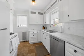 Charming 2-Bedroom home with patio&yard! - Image 4