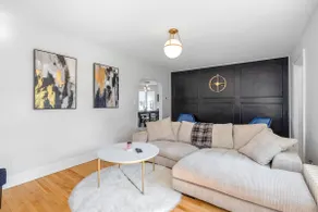 Charming 2-Bedroom home with patio&yard! - Image 2