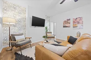 Dazzling Northside Stunner - Image 5