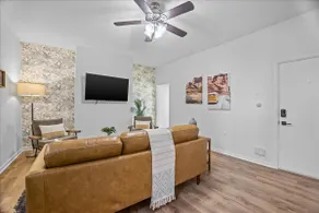 Dazzling Northside Stunner - Image 4