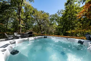 Small Escape w/ Hottub and couples shower - Image 5