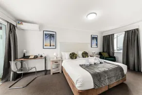 Epic OAKS Villa - Image 2