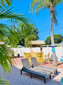 Tropical Vacation POOL Home in Melbourne, 7 mins to Beach - Image 3