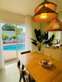 Tropical Vacation POOL Home in Melbourne, 7 mins to Beach - Image 2