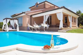 Villa Mirna with private pool, 500m from Beach - Image 2