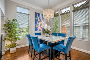 Posh Dtwn/Midtown Home w Stunning Roof-Top Terrace - Image 5