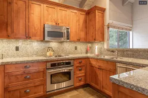 2br+loft Townhome @ base of Dollar Mtn. ski area; hot tub & pool - Image 4