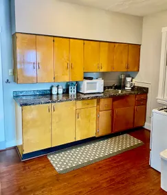 Lovely 2nd Fl. Apt. On Street Parking, Fast Wi-Fi - Image 4