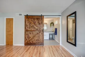 1 Acre Mid-Mod Golf Club Estate - Prime Location - Image 5