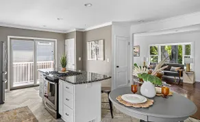 Amazing updated 2 bedroom home 2 bath. - Image 3
