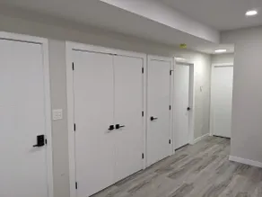 Confortable brand-new close to downtown - Image 2