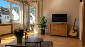 Bright, spacious 100 m² apartment - Image 2