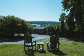 Garden apt with river views in downtown Kingston - Image 2