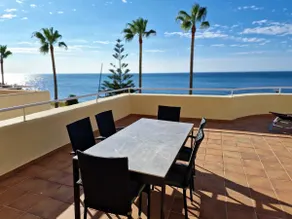 Bermuda Beach 1 Comfortable holiday residence - Image 2