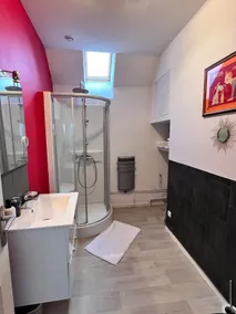 Beautiful spacious apartment - Image 3