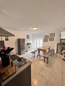 Beautiful spacious apartment - Image 4