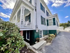 1 Bedroom Suite in the Heart of Mystic - Image 3