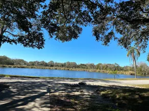 Peaceful Clearwater Retreat by Lake - Image 2