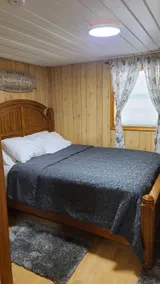 Bill's Lil Cabin-Private Fenced Back Yard-Hot Tub - Image 3