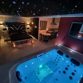 Suite with private spa 20 minutes from Tours (37) - Image 4