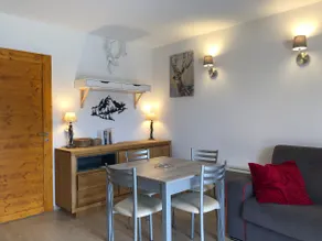 Charming La Joue Du Loup chalet (sleeps 6 to 8) 300 meters from the slopes - Image 2