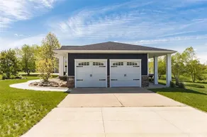 Relaxing 5bedroom minutes to Cedar Rapids & Marion - Image 2
