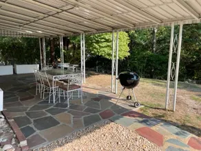 Retro Mid-Century Cottage 1/2 mile to CPI - Image 2