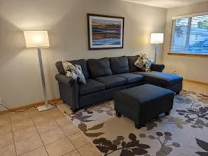Large duplex, both units, 4-bedrms, 2-baths, more! - Image 3