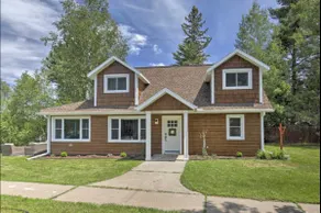 Lake Nokomis 4-bedroom Lakeside Spacious Cottage - Image 2