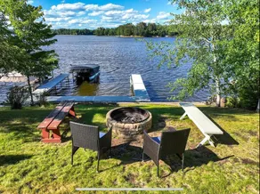 Lake Nokomis 4-bedroom Lakeside Spacious Cottage - Image 5