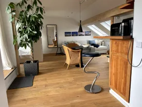 Light-flooded apartment with roof terrace - Image 3