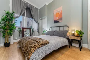 Southside 1BR • Classic Flat + Free Parking - Image 3