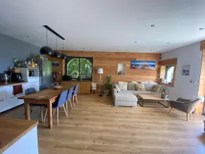Luxury apartment with stunning views and garden - Image 3