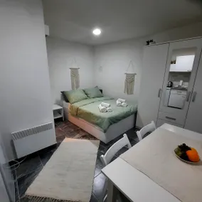 Studio apartment in the very center of the city. Pleasant - Image 2