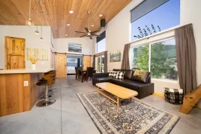 Dogs OK! Hot tub, king bed, views, & EV charger! - Image 4