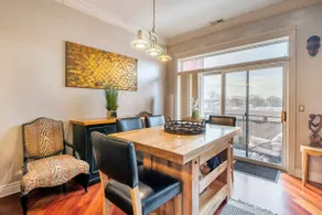 Beautiful Condo in North Kenwood with Parking - Image 4