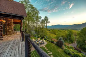 One-of-a-kind log home - Image 2