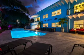 Beachside Bliss! 2/2, Patio, Pool, & Beach Access - Image 2